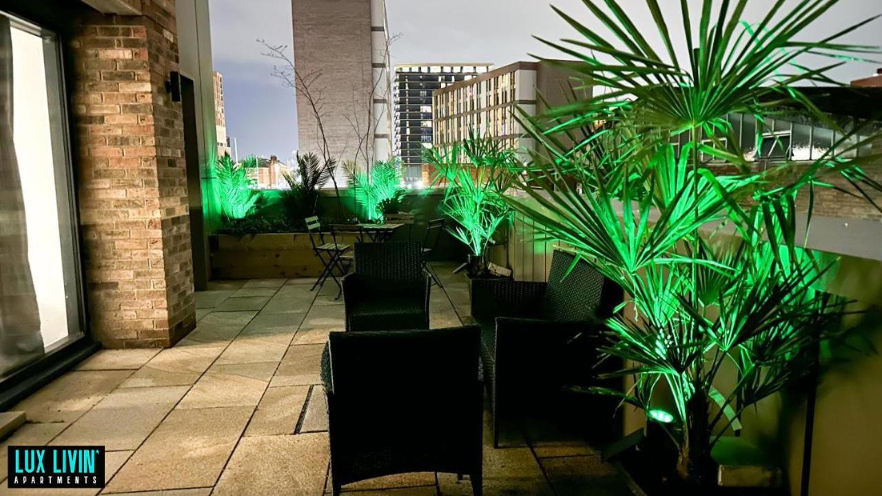 Lux Livin' Apartments - Luxury 2 Bed Apartment With Sky Garden Manchester Extérieur photo